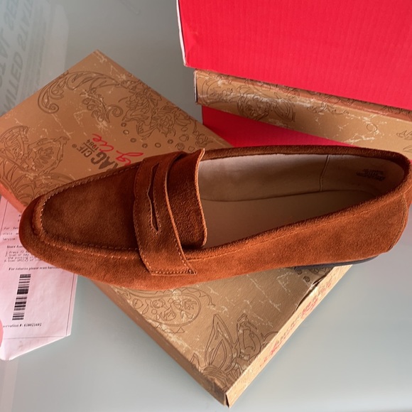 New - Picture 2 of 2